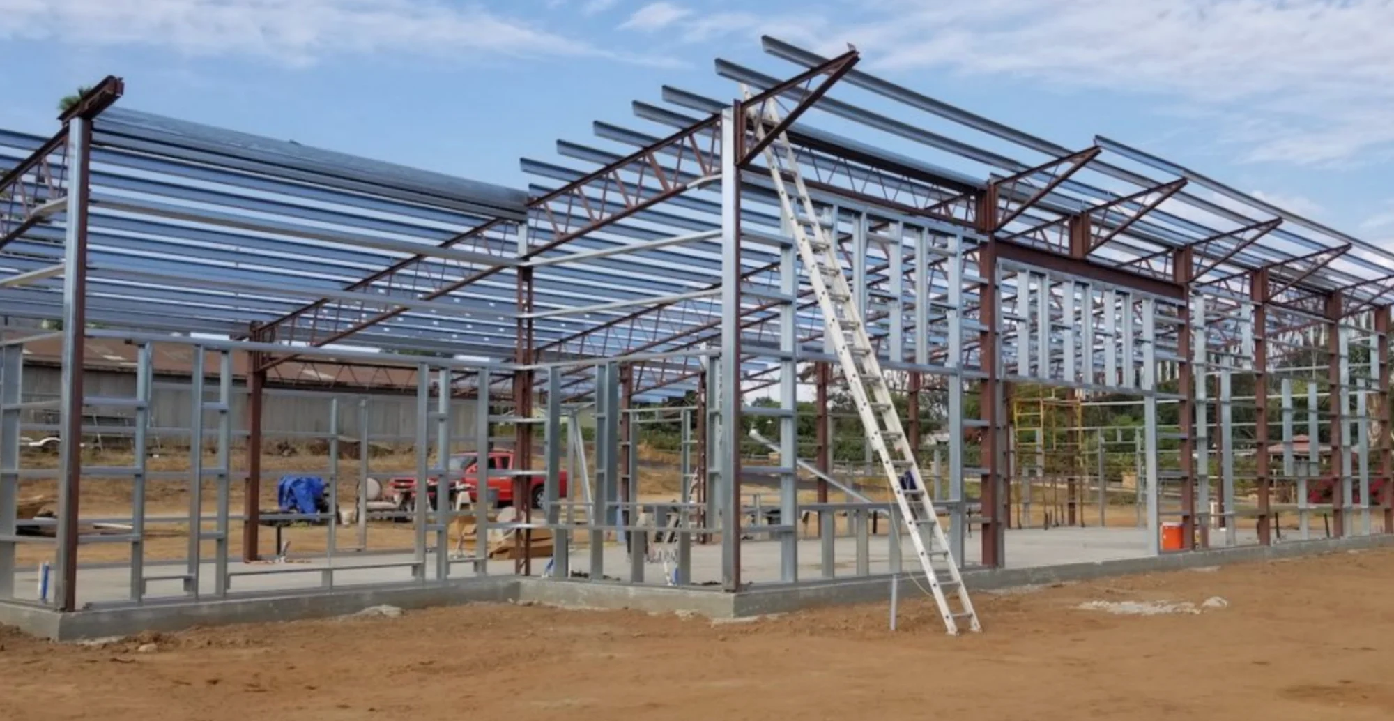 Steel barndo construction in Missouri
